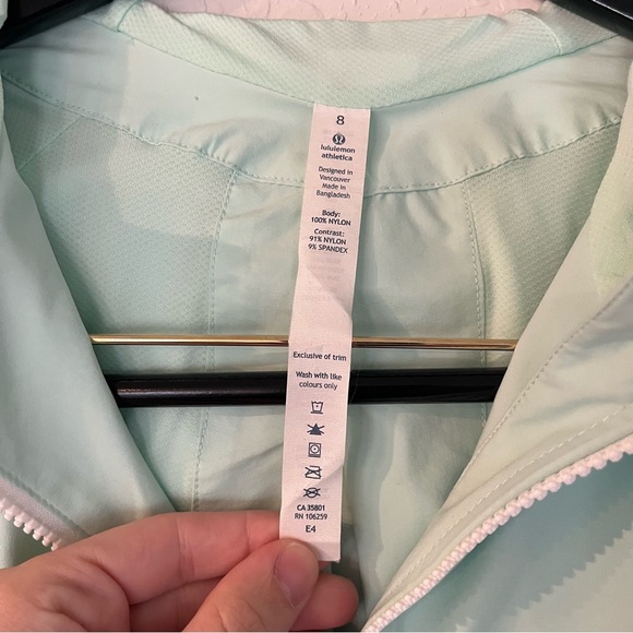 Lululemon Rise & Shine Jacket II, Sea Mist, Size 8 - Picture 5 of 7
